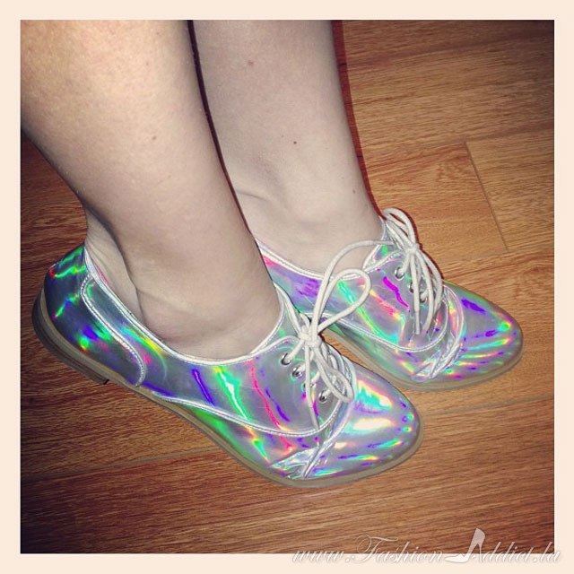 holographic-shoes