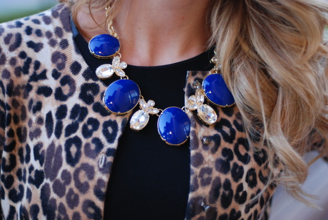 2013 Blue banana republic statement necklace