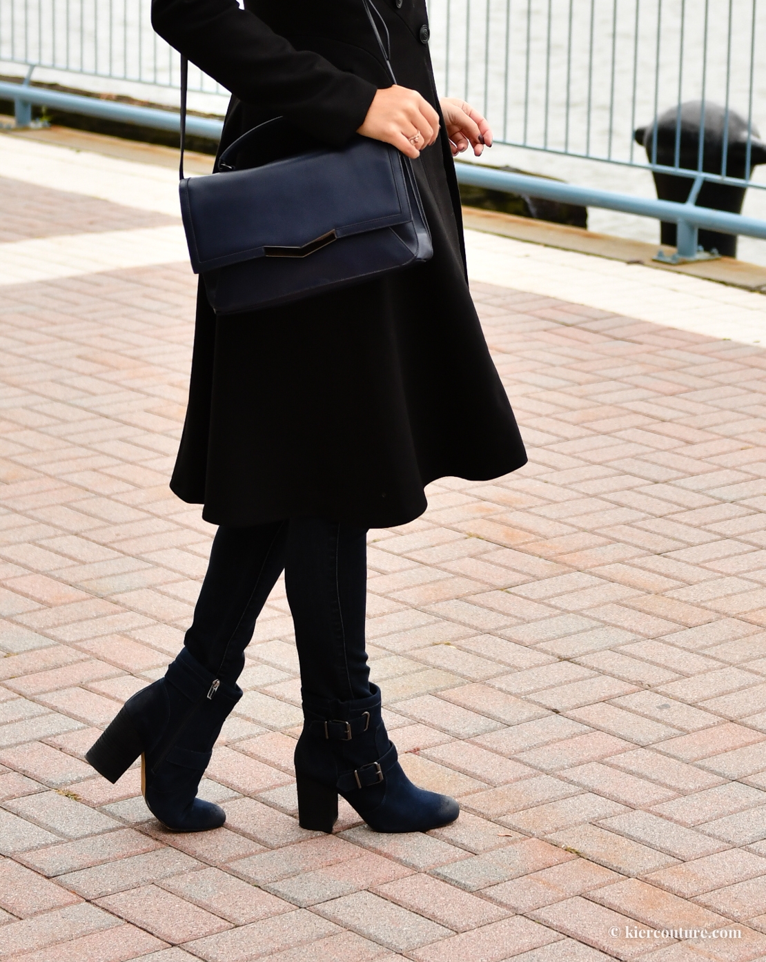 how to wear navy ad black together