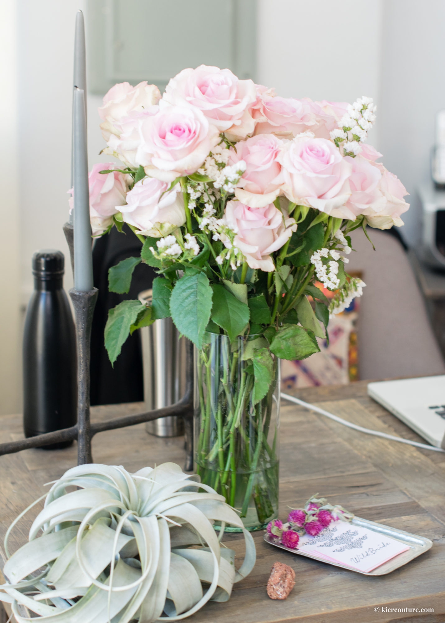 Pink roses and succulent 